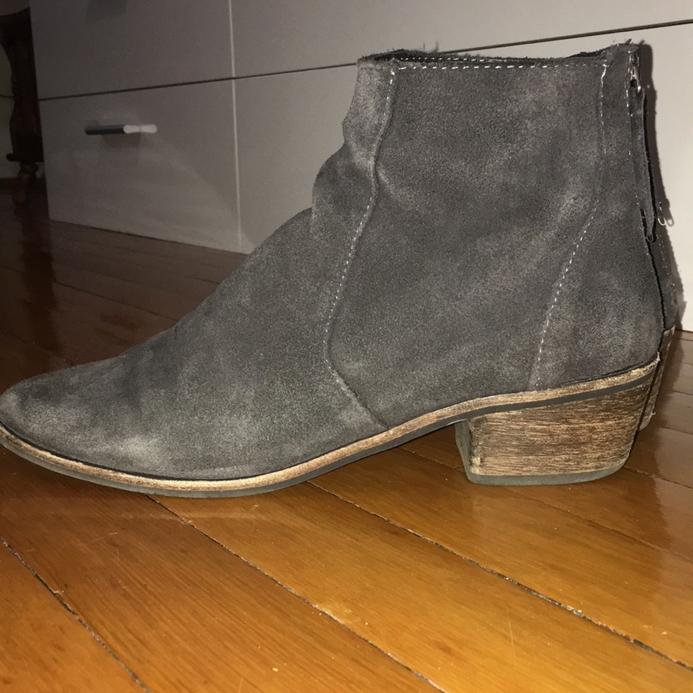 DOLCE VITA ankle booties